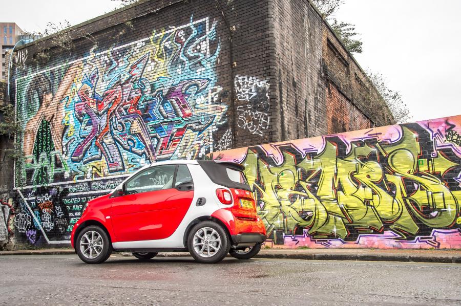  Smart ForTwo Passion Cabrio 2016 года  (UK) (фото 13 из 30)